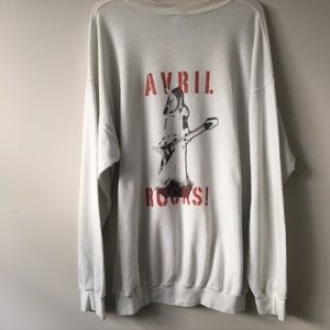 ✨2 for $25✨Vintage Avril Lavigne sweatshirt